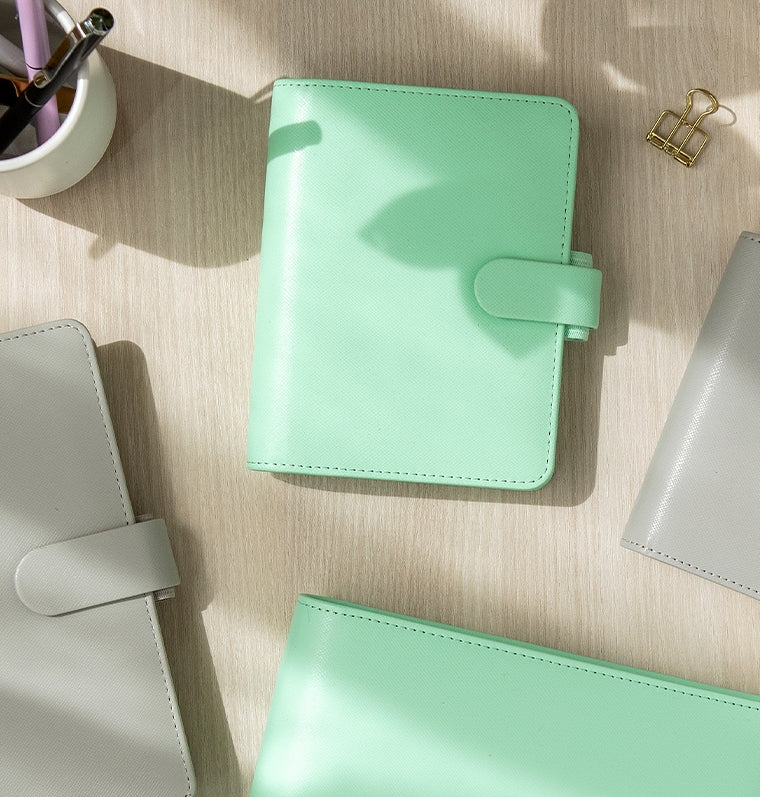 Filofax Saffiano Organizer, Pocket Size, Granite - Cross-Grain, Leather-Look, Six Rings, Week-to-View Calendar Diary, Multilingual, 2022 (C028812-22) : Buy Online At Best Price In KSA - Souq Is Now